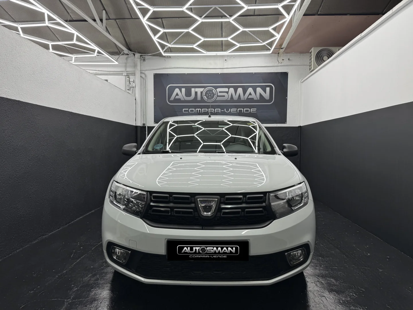 DACIA Logan Essential 1.0 2020 Gasolina Blanco - Interior